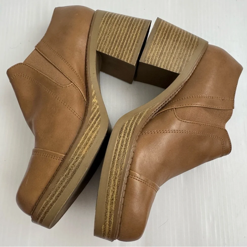 Vintage Maurices y2k Tan Block Heel platform faux leather size 9